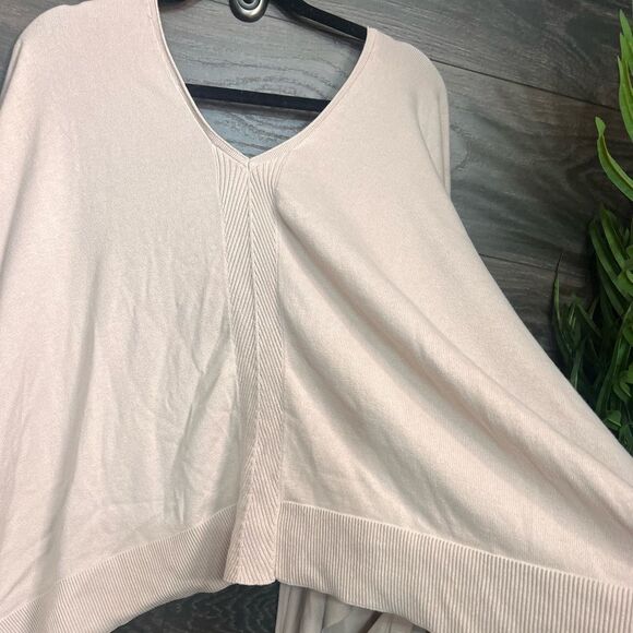 Lululemon Free to Coast Wrap in Cream/Blush Color - One Size. Beautiful & Cozy! - Picture 5 of 8